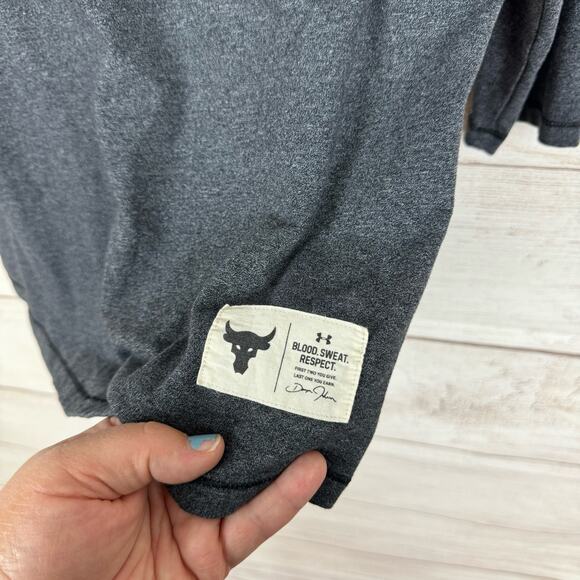 Under Armour Project Rock Men's Charcoal 3/4 Sleeve Henley Tee Size Medium - Picture 3 of 7